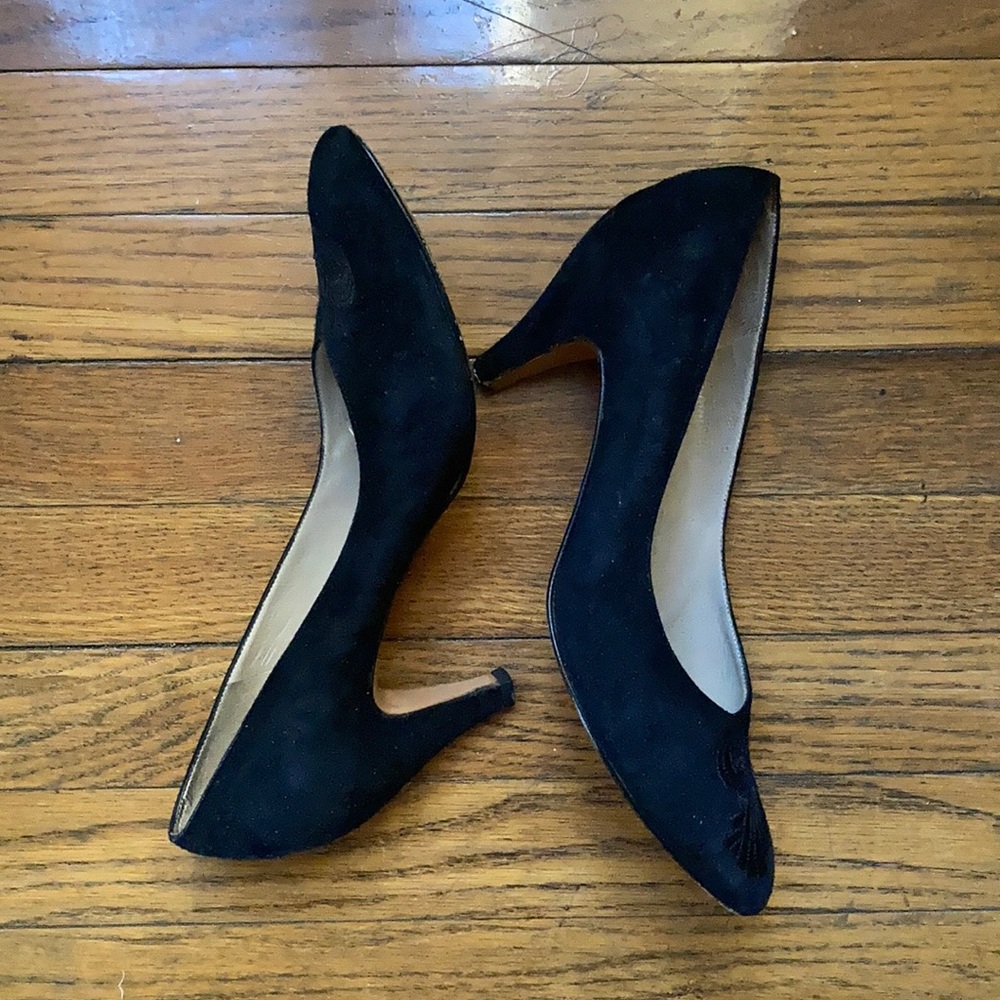 Vintage Ferragamo Heels w Embroidered Toe detail